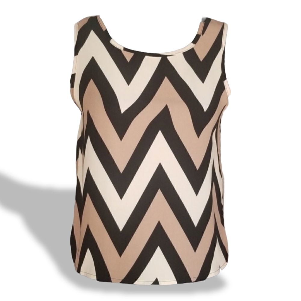 NWT Iris Basic Black/Cream Top NWT